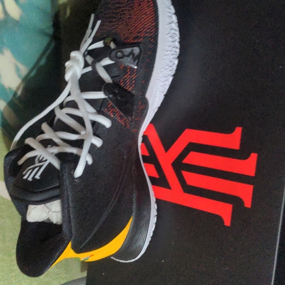 Kyrie 7 raygun DS og all new in original box size 11 main image 4